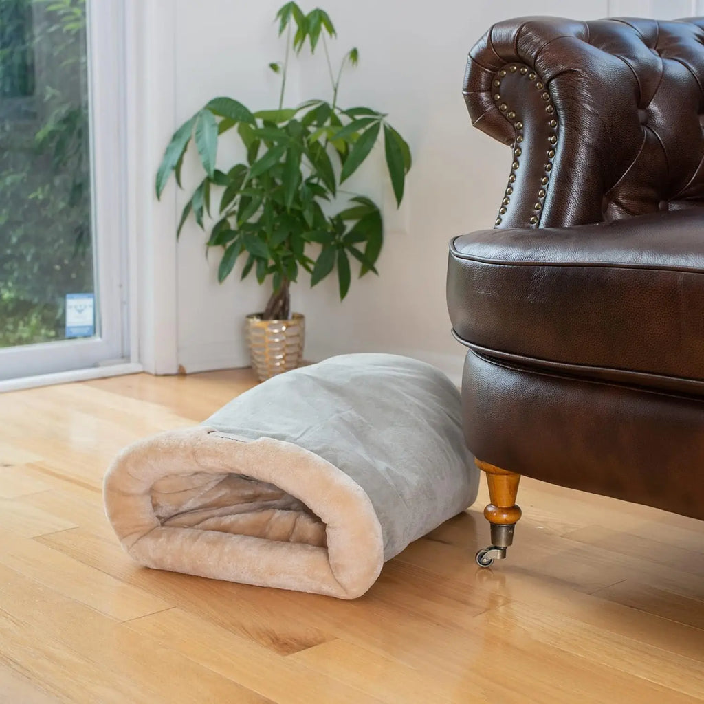Cat Sleeping Bag Semi-enclosed Cat Nest Warm Small and Medium-sized,Can Be Disassembled and Washed