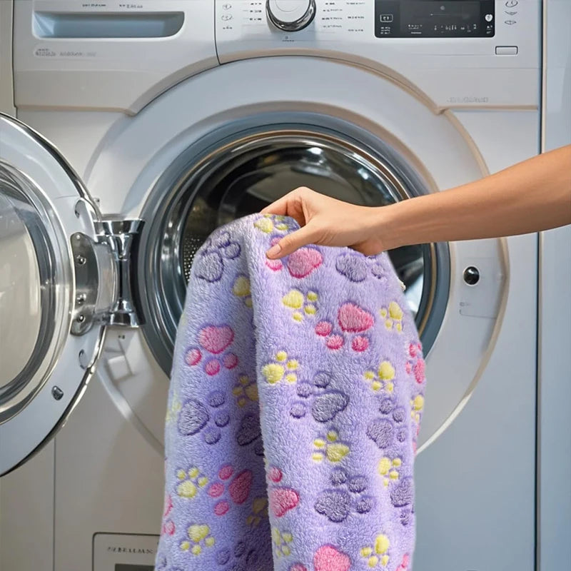 New Pet Blanket Cute Dog Paw Pattern Soft Fluffy High Quality Flannel Warm Comfortable Blanket
